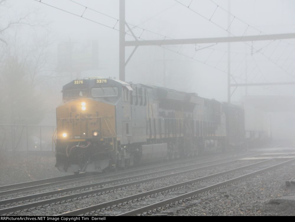 CSX 3376 heads east in thick fog on X032